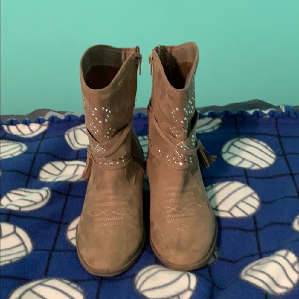 Dress boots